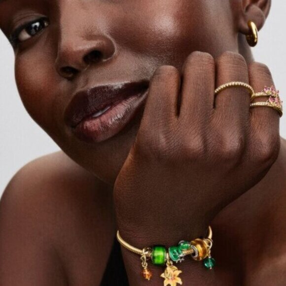 Pandora Disney Tangled Pascal Colour-changing Charm - Picture 5 of 5